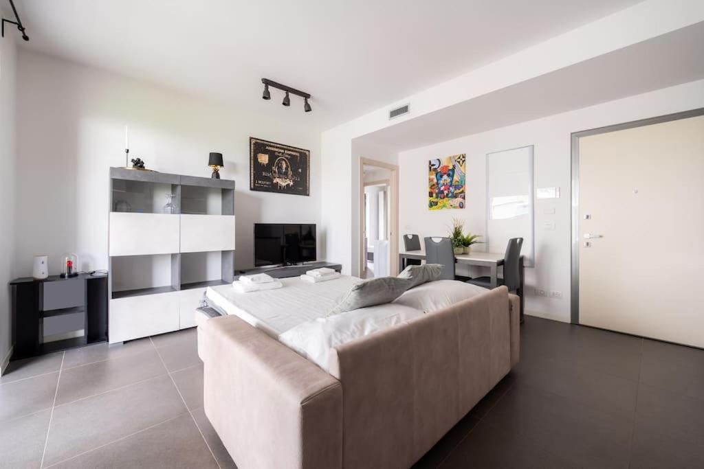 We Home - Uptown74 Bloom Apartment - Milano Esterno foto